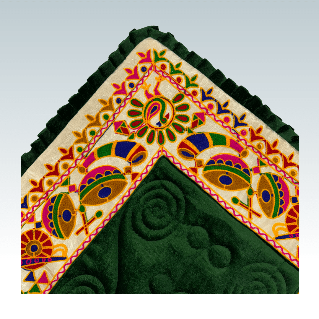 Designer Velvet Razai Aasan (Dhol Sarnai Border Green)