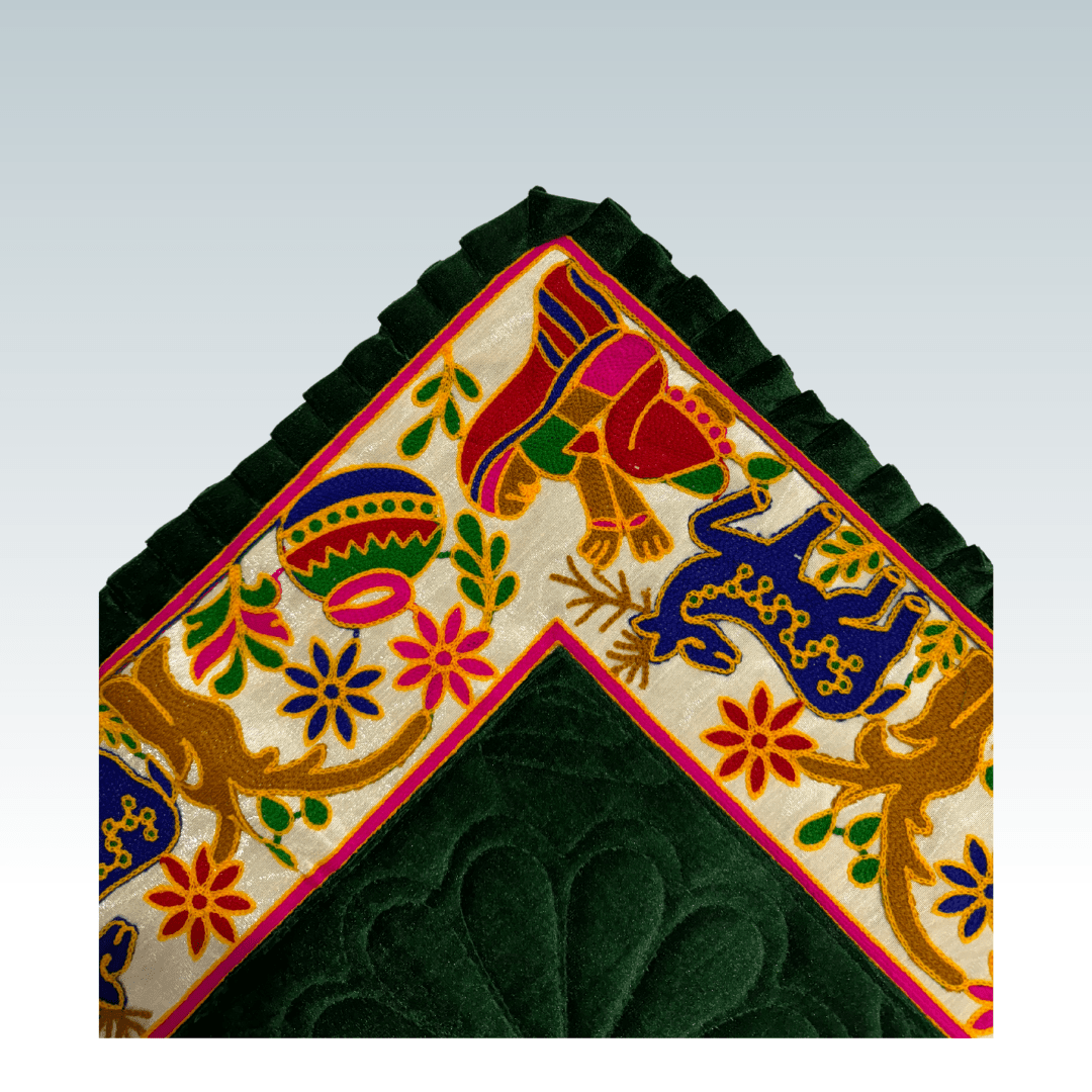 Designer Velvet Razai Aasan (Hiran Border Green)